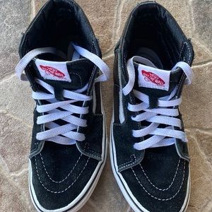 High top black and white vans
